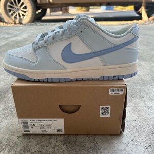 Women’s Nike Dunks!